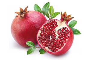 Granatapfel auf weißem Hintergrund